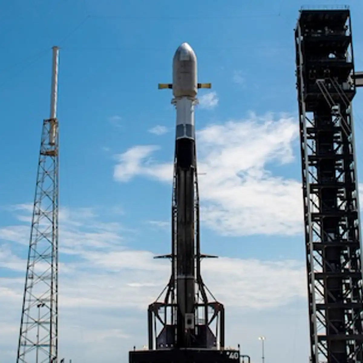 SpaceX Launches Eight Globalstar Satellites as Amazon’s $11.6 Billion Deal Advances