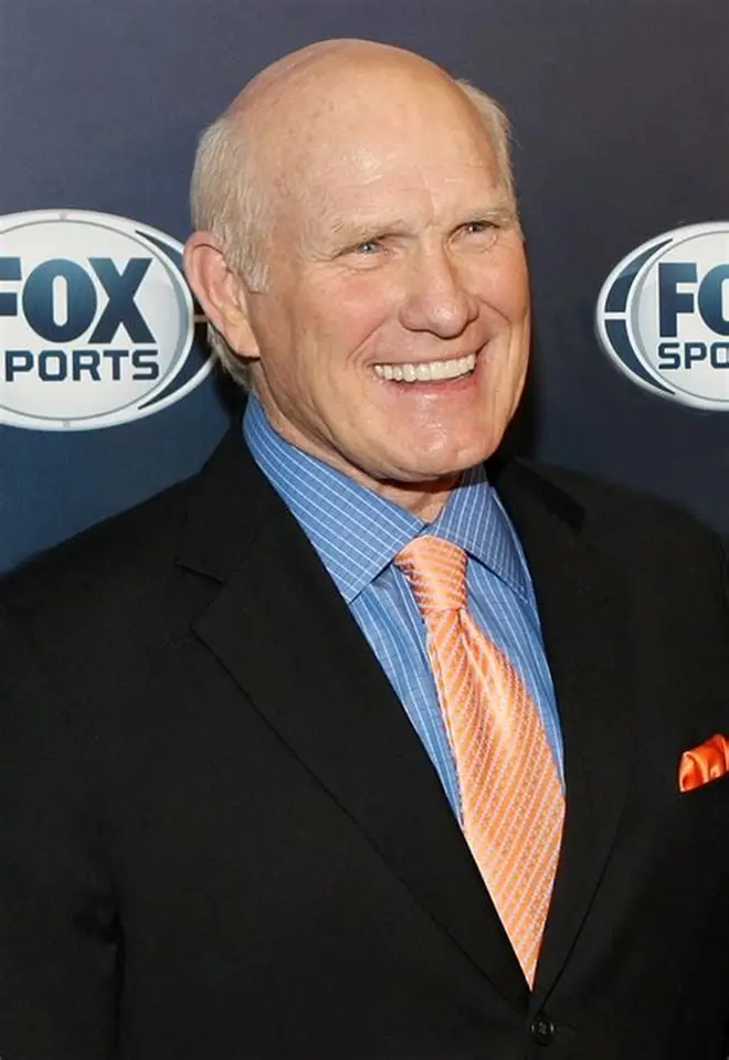 Terry Bradshaw Faces Calls to Apologize as Aaron Rodgers Vaccine Clip Resurfaces