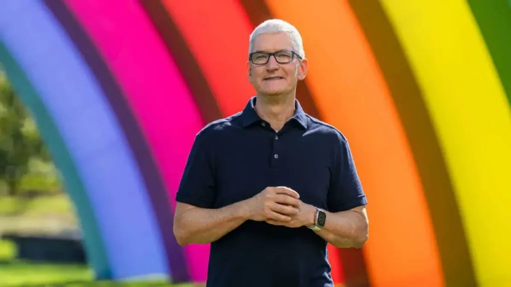 Apple (AAPL) Stock Falls 1.25% as Tim Cook Steps Down After 15 Years