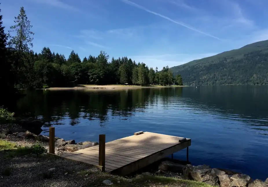 Search underway at Cultus Lake in British Columbia after 13-year-old girl goes missing following paddleboard incident