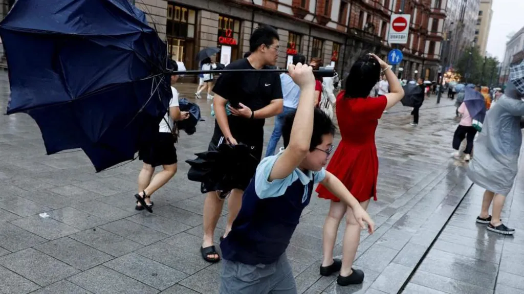 Typhoon Dolphin Hits China: 1 Million Evacuated
