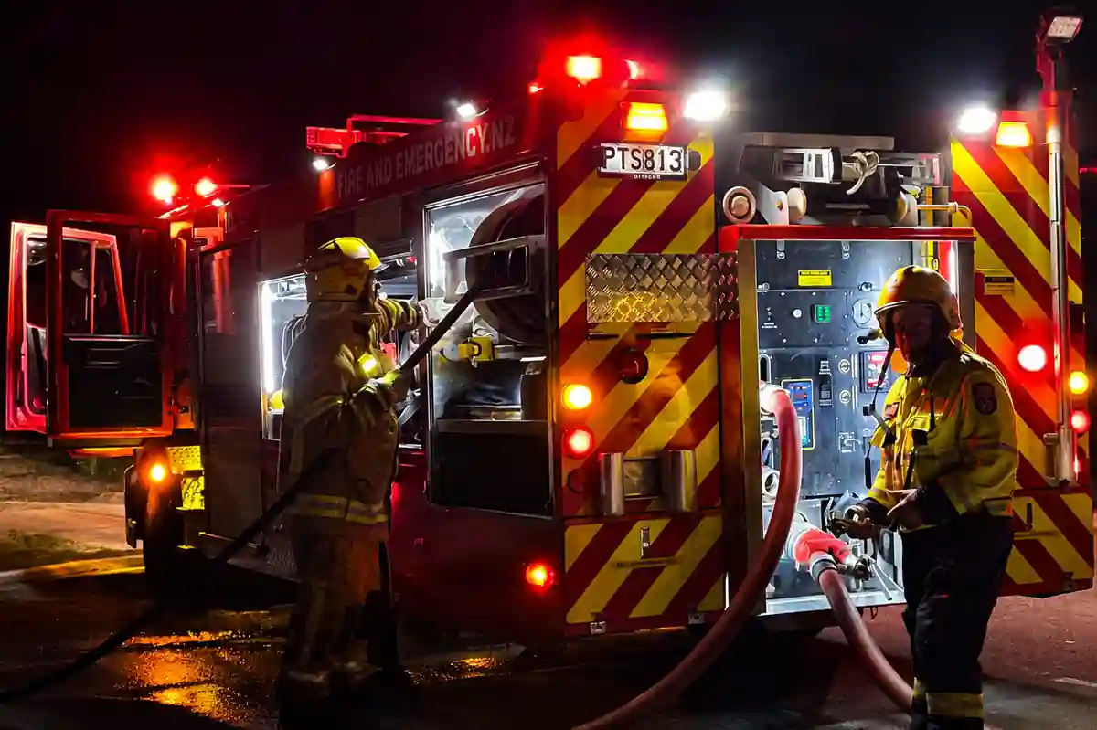 Firefighters battling vegetation fire near homes in Albert Town, Wānaka