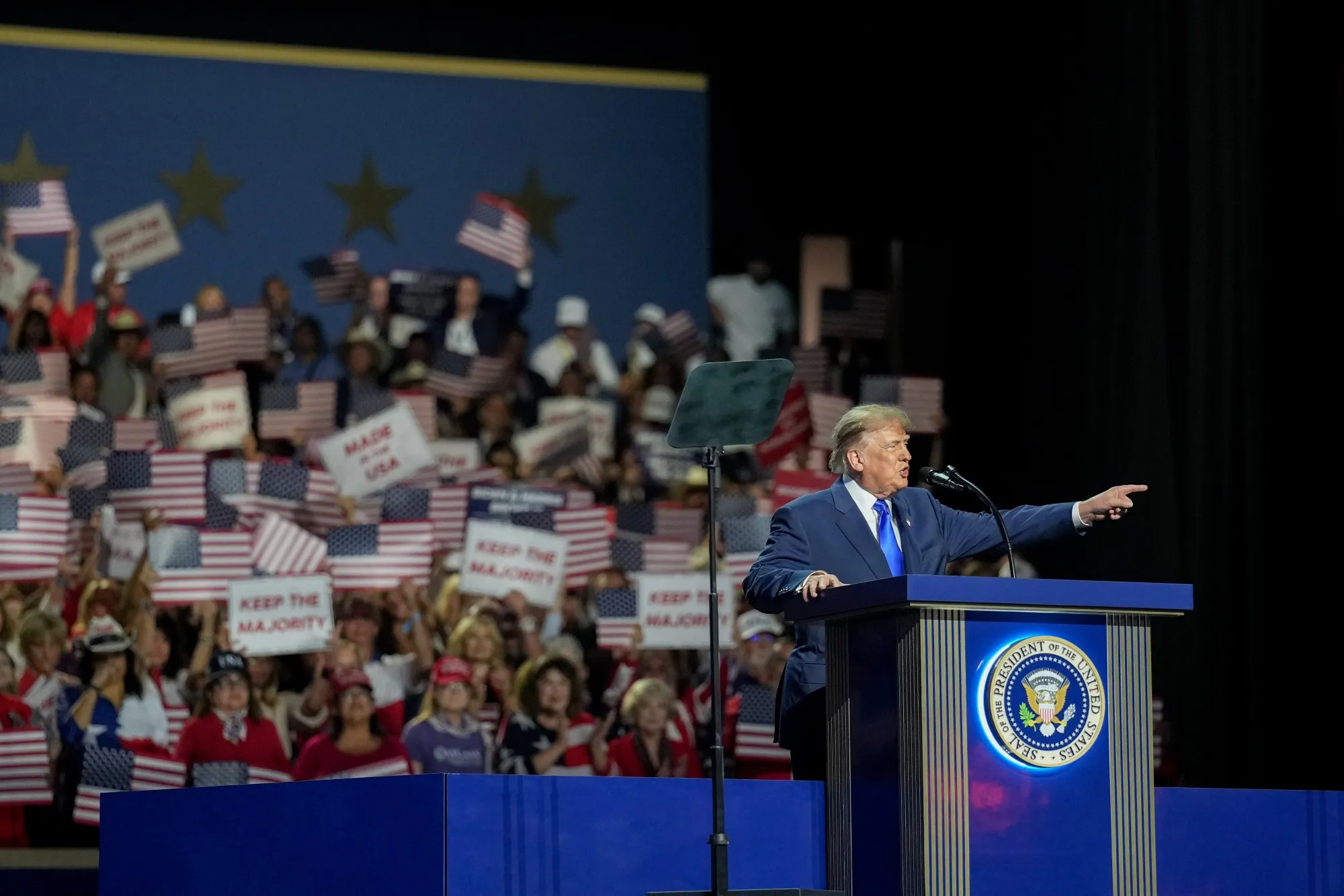 Trump Pledges $5,000 dividend