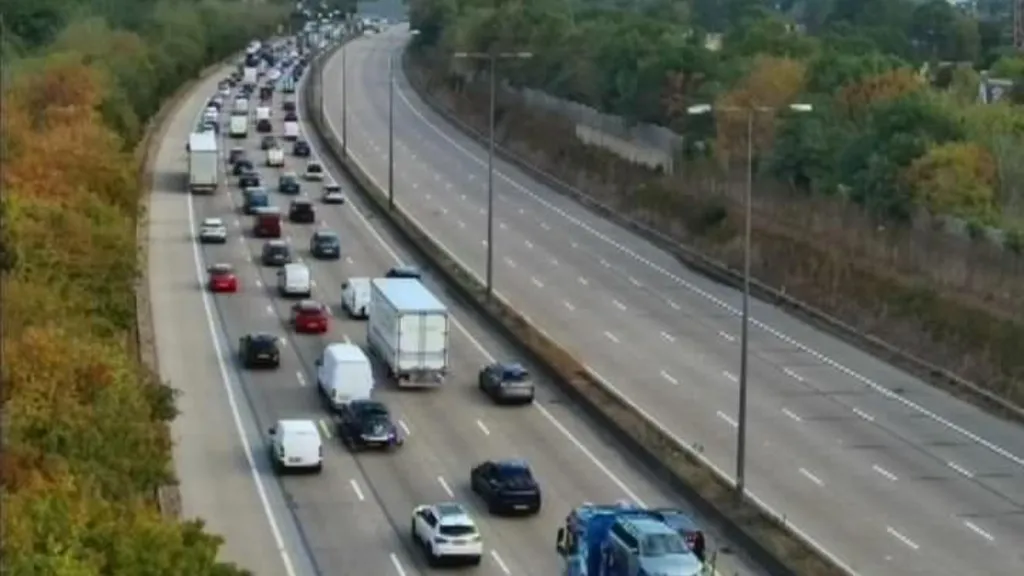 M25 Closed Today: J10-J11 Shut After Serious Crash