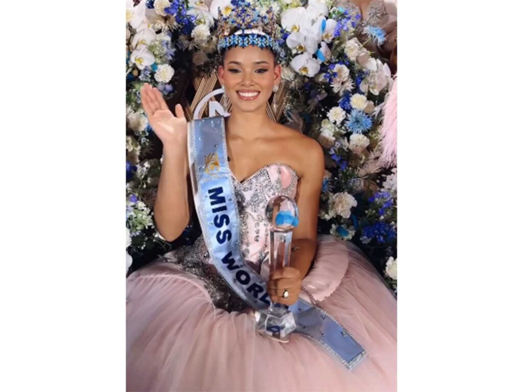 Dominican Republic Wins Miss World After 44 Years — Meet Joheirry Mola