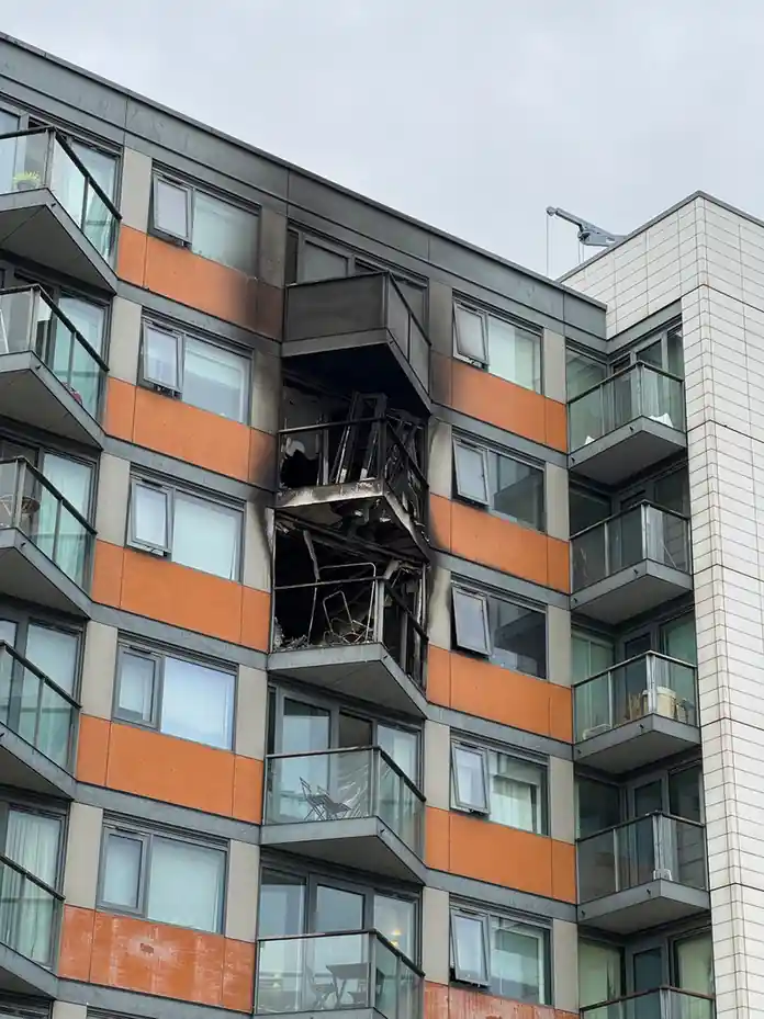 London Tower Block Fire: 70 Firefighters Rush to 17th-Floor Blaze in Poplar