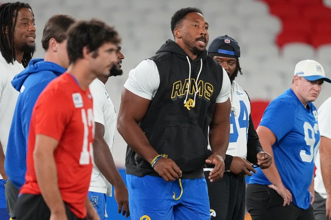 Myles Garrett Rams knee injury