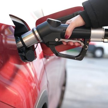 France Fuel Shortage Worsens as One in Nine Gas Stations Run Out of Petrol or Diesel