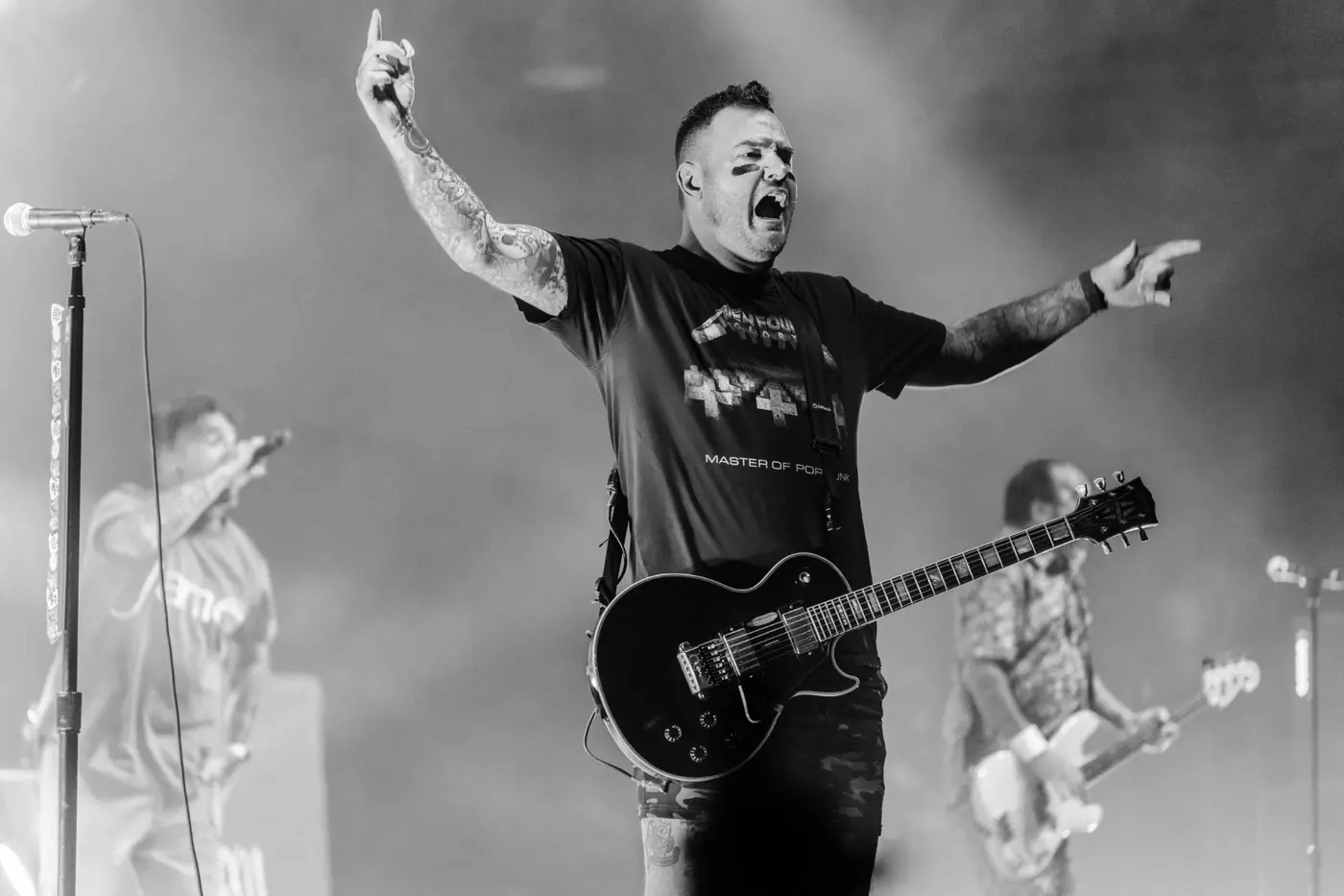 Chad Gilbert performing with New Found Glory