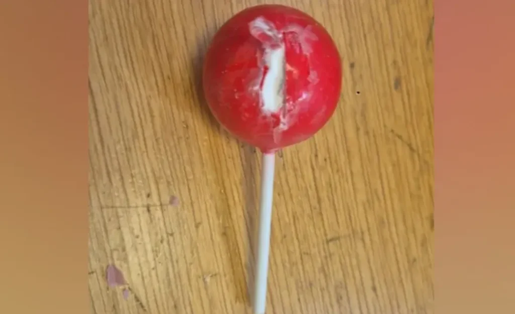 Lollipops and passenger baggage representing the âŹ500K cocaine seizure at Dublin Airport