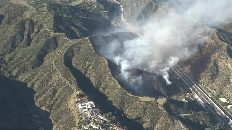 Getty Fire Near 405 Freeway Burns 25 Acres, Evacuation Warnings Issued