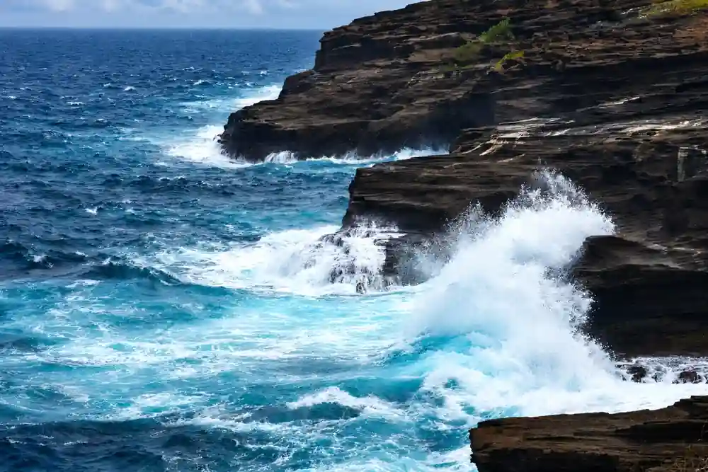 Hurricane Lowell Nears Hawaii
