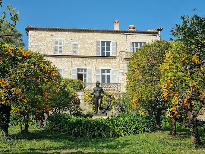Police outside Renoir Museum after paintings were stolen
