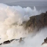 Storm Austen Power Cuts: Nearly 7,000 Homes Without Electricity as 80mph Winds Hit UK