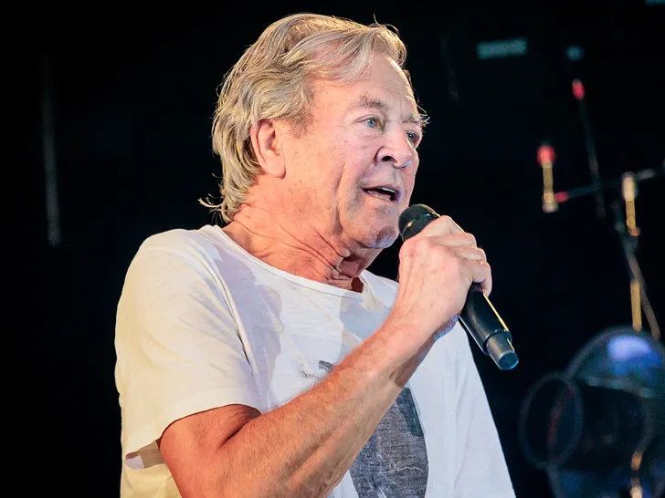 Ian Gillan Hospitalized: Deep Purple Cancels Leipzig and Hamburg Concerts