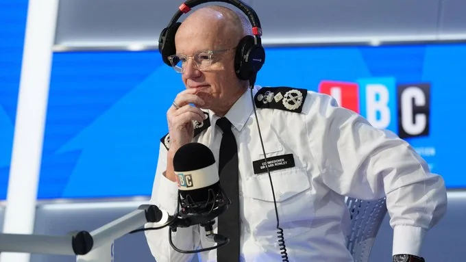London Police Rearrest 2â3 Early-Release Prisoners Weekly as Tag Breaches Top 100 a Day