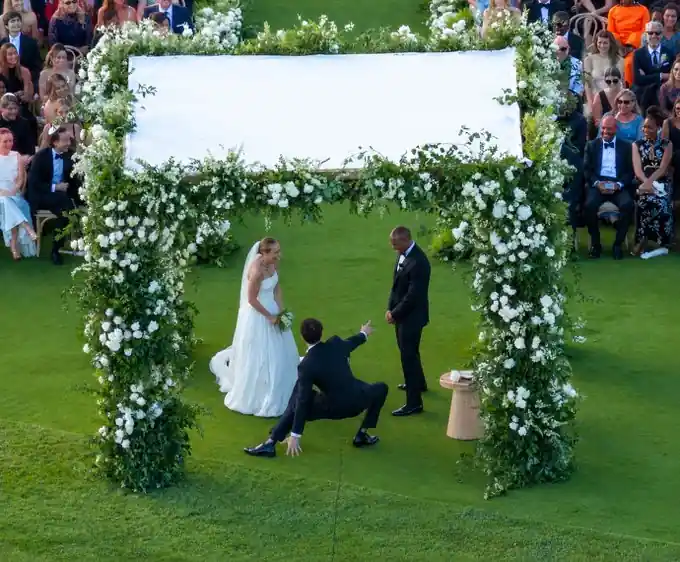 Tobey Maguire Officiates Ex-Wife’s Wedding to Billionaire Heir Just 19 Days After Divorce