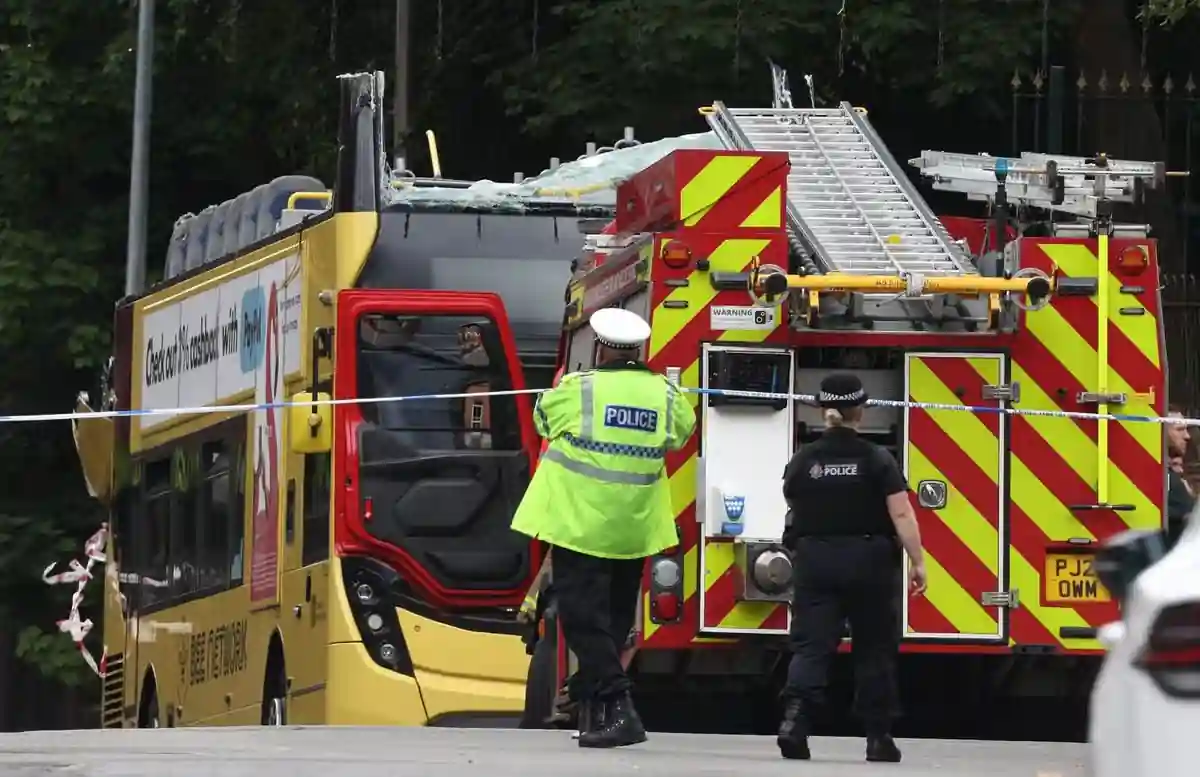 Bee Network Bus Crash: Driver Ignored Warnings Before 15 Injured in Salford